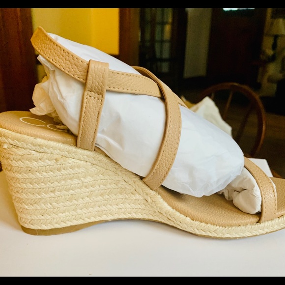 Calvin Klein Bellemine Espadrille. - Picture 1 of 7